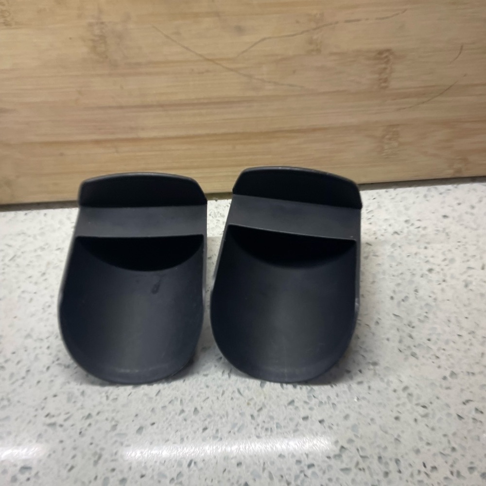 Tupperware black rocker scoops